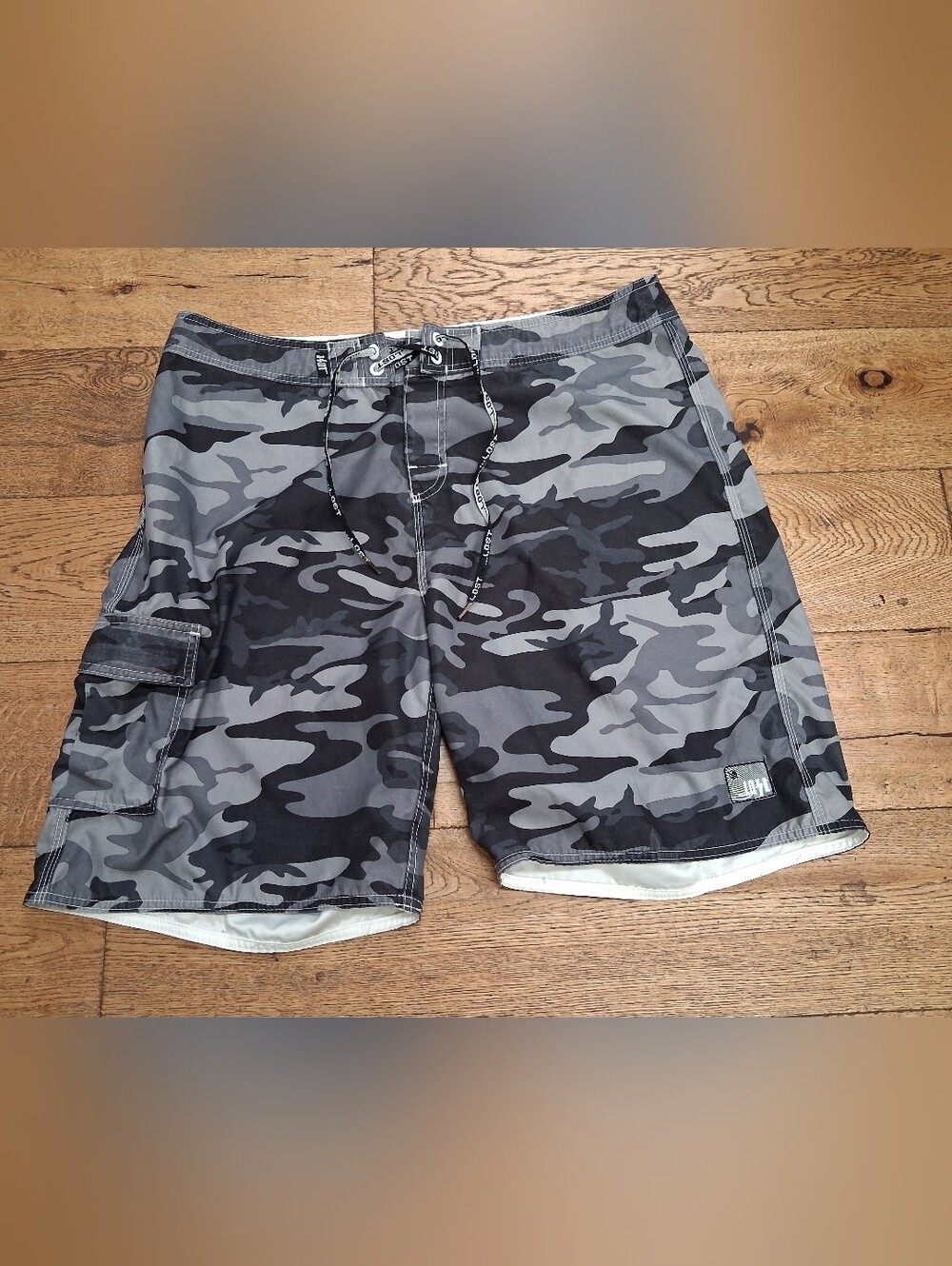 Y2K Lost Enterprises Board Shorts Camo Cargo Men's Size 38